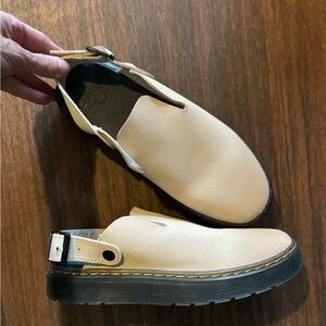 Dr. Martens Carlson Clogs Slides NEW, W’s 8, light tan suede.